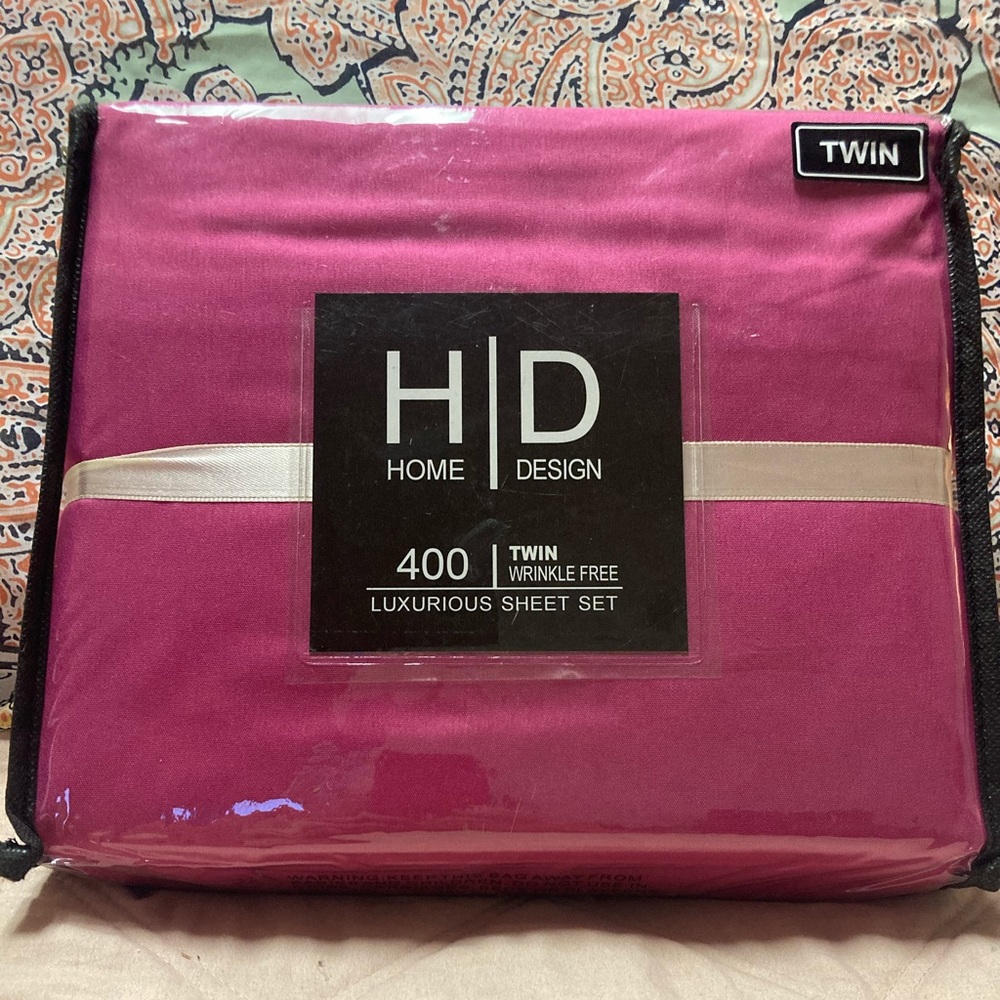 Twin sheet set